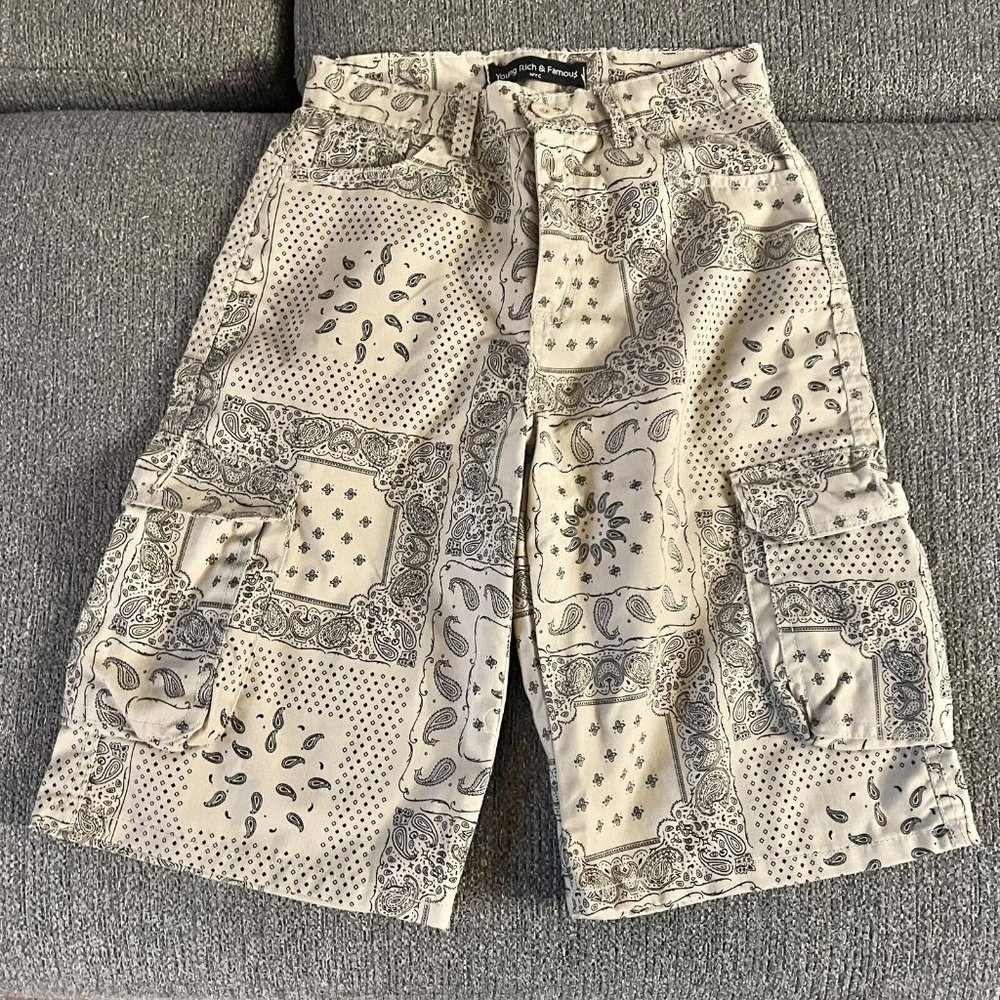 YOUNG RICH & FAMOUS Beige Paisley Cargo Boys Shorts Youth Size 12 All Over Print
